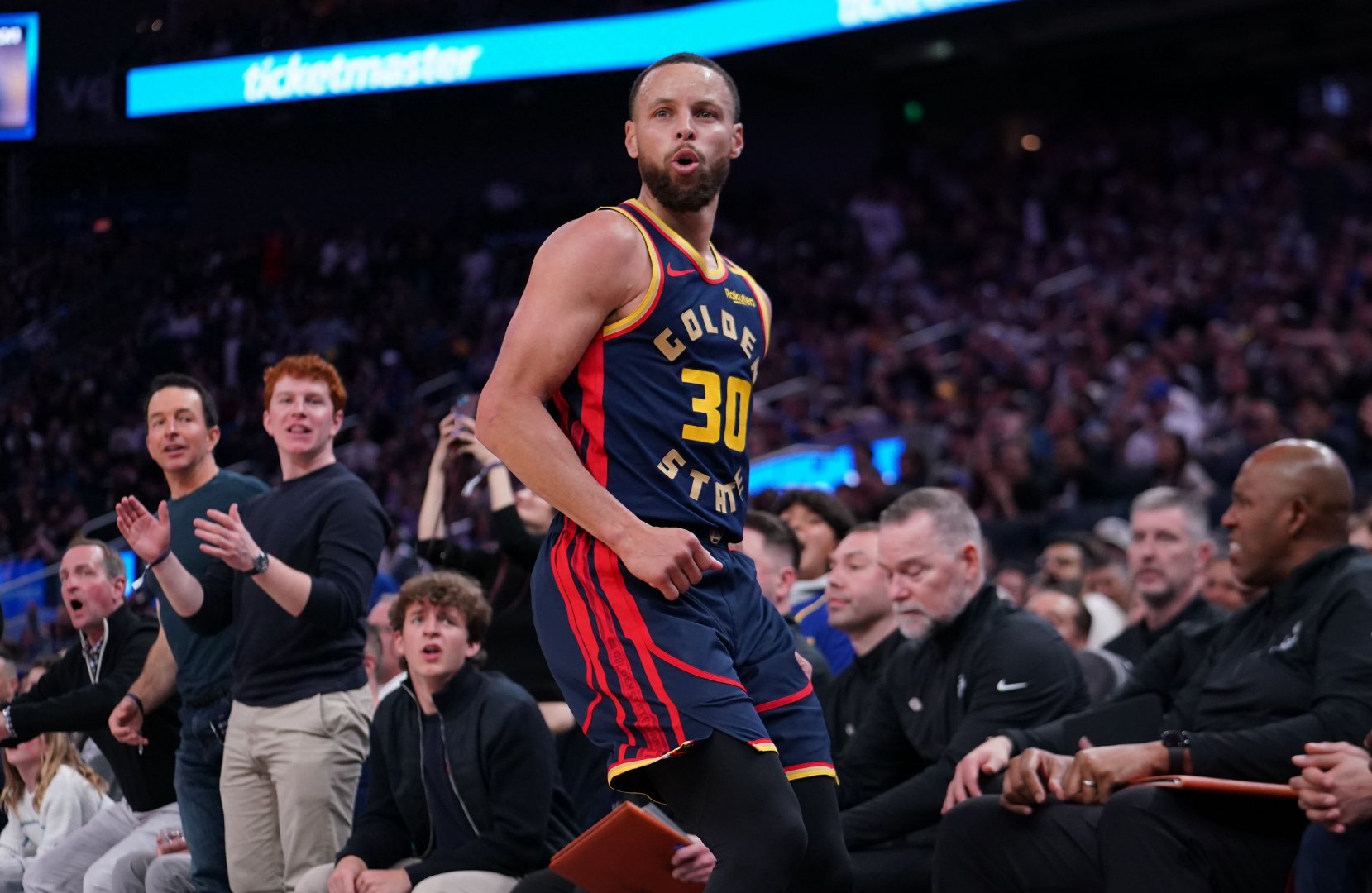 开云体育登录-德国男篮横扫灰熊，西蒙斯统治全场