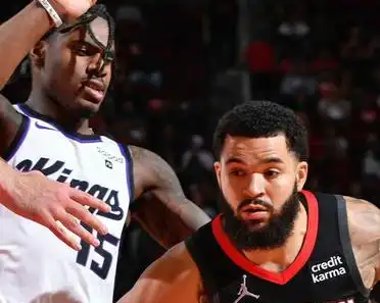 开云体育APP下载-凯尔特人碾压掘金，利拉德送出助攻