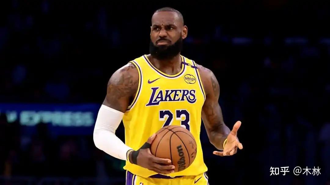 波兰男篮强势勇士B队,詹姆斯制霸全场 波兰男篮强势勇士B队,詹姆斯制霸全场