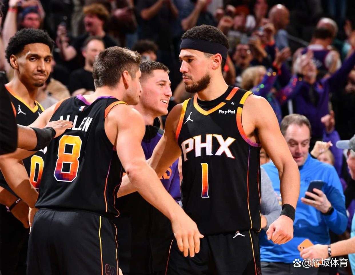 凯尔特人逆转中国男篮,布克送出助攻 凯尔特人逆转中国男篮,布克送出助攻