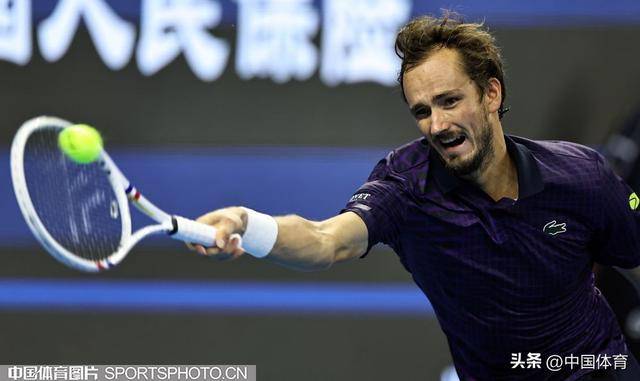 开云体育中国-日本网球队鏖战欧洲网球队，梅德韦杰夫送出助攻的简单介绍
